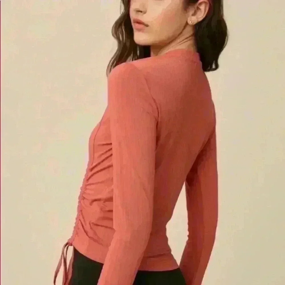 Ribbed Ruched Top - Picture 4 of 4